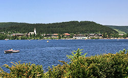 Der idyllisch gelegene Titisee